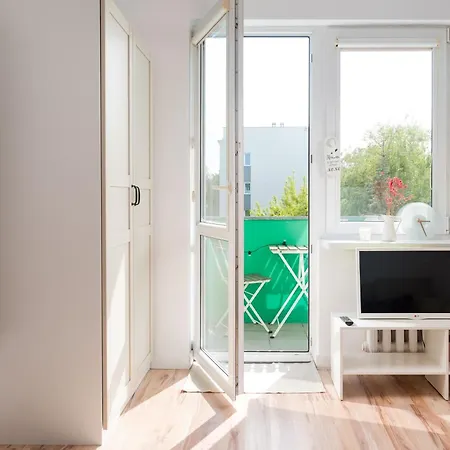 아파트 Okecie Comfy By Bookinghost 바르샤바