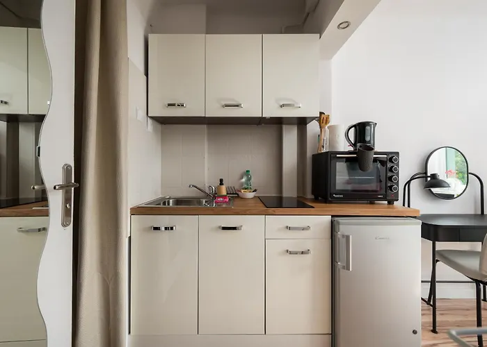 Okecie Comfy By Bookinghost Lejlighed Warszawa