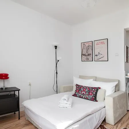 Okecie Comfy By Bookinghost * ורשה